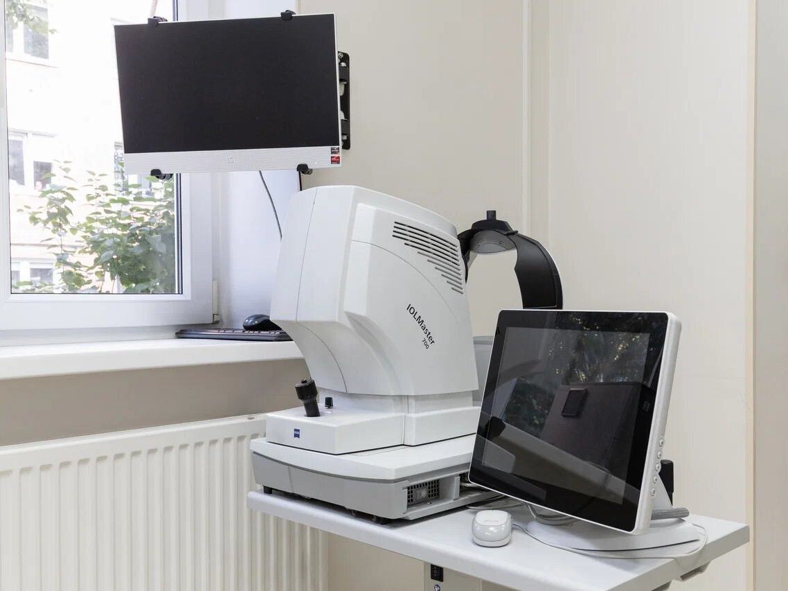 IOLMaster 700 (Carl Zeiss)